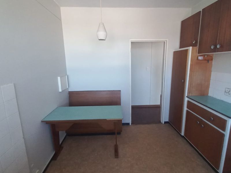 SPACIOUS ONE BEDROOM APARTMENT. PERFECTLY LOCATED! GOOD INVESTMENT! - Photo 10