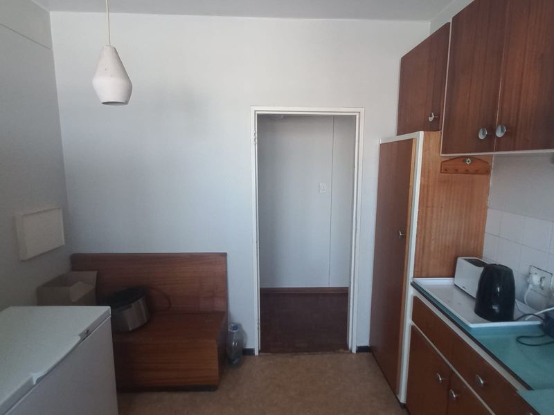 SPACIOUS ONE BEDROOM APARTMENT. PERFECTLY LOCATED! GOOD INVESTMENT! - Photo 7