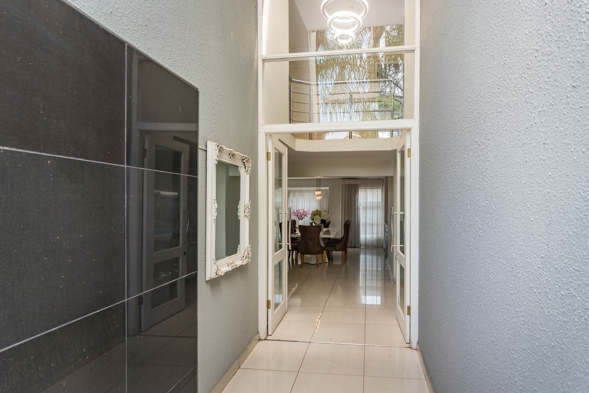 A Home Like No Other- Both Modern and Elegant - Photo 5