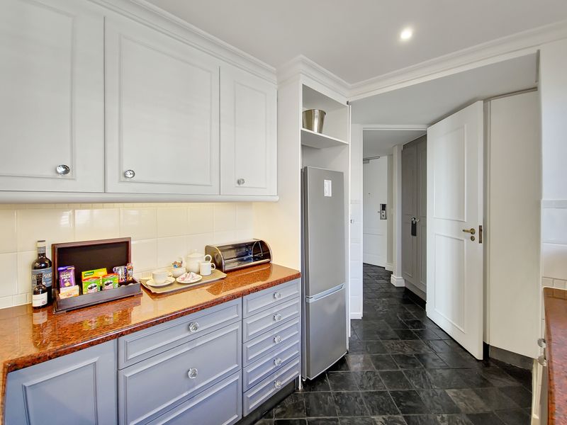 Modern Apartment at Romney Park Aparthotel - Photo 10