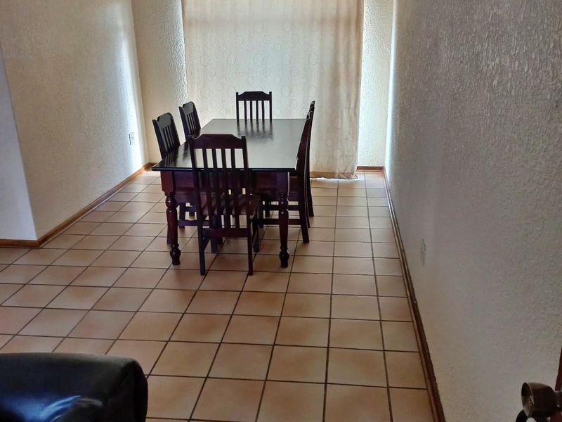 Spacious 2 Bedroom Apartment in the heart of Potchefstroom - Photo 3