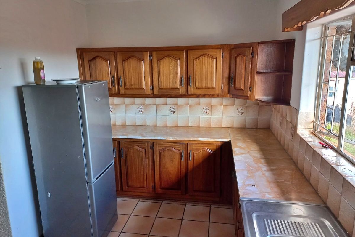 Spacious 2 Bedroom Apartment in the heart of Potchefstroom - Photo 5