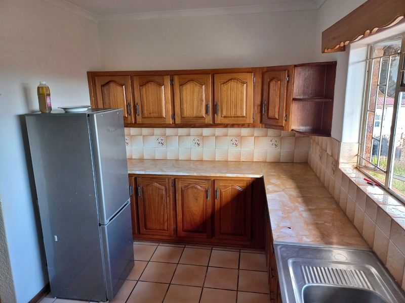 Spacious 2 Bedroom Apartment in the heart of Potchefstroom - Photo 5
