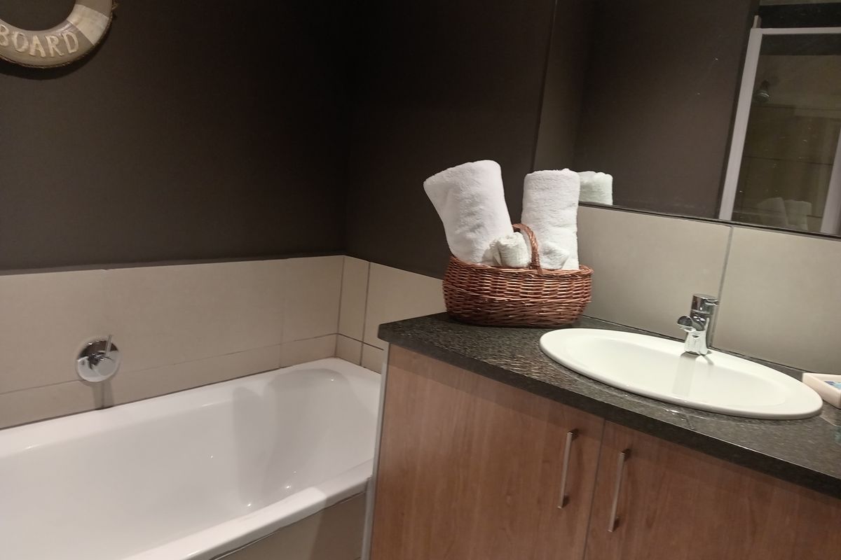 Luxury Sea Side Bachelor Apartment to rent - Photo 4