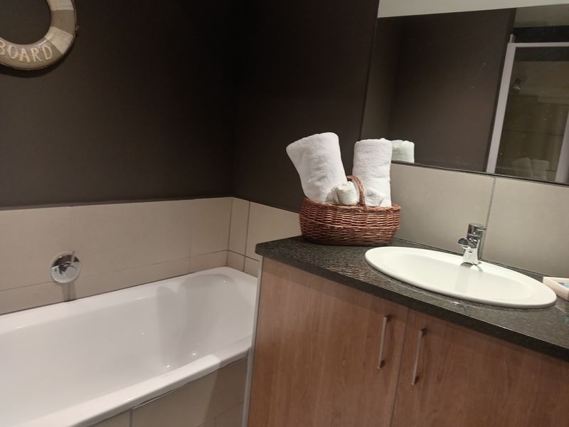 Luxury Sea Side Bachelor Apartment to rent - Photo 4