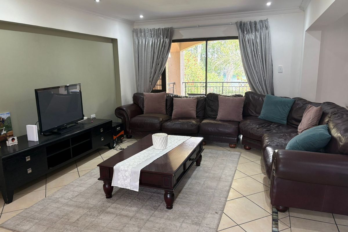 Luxury Living - Photo 3