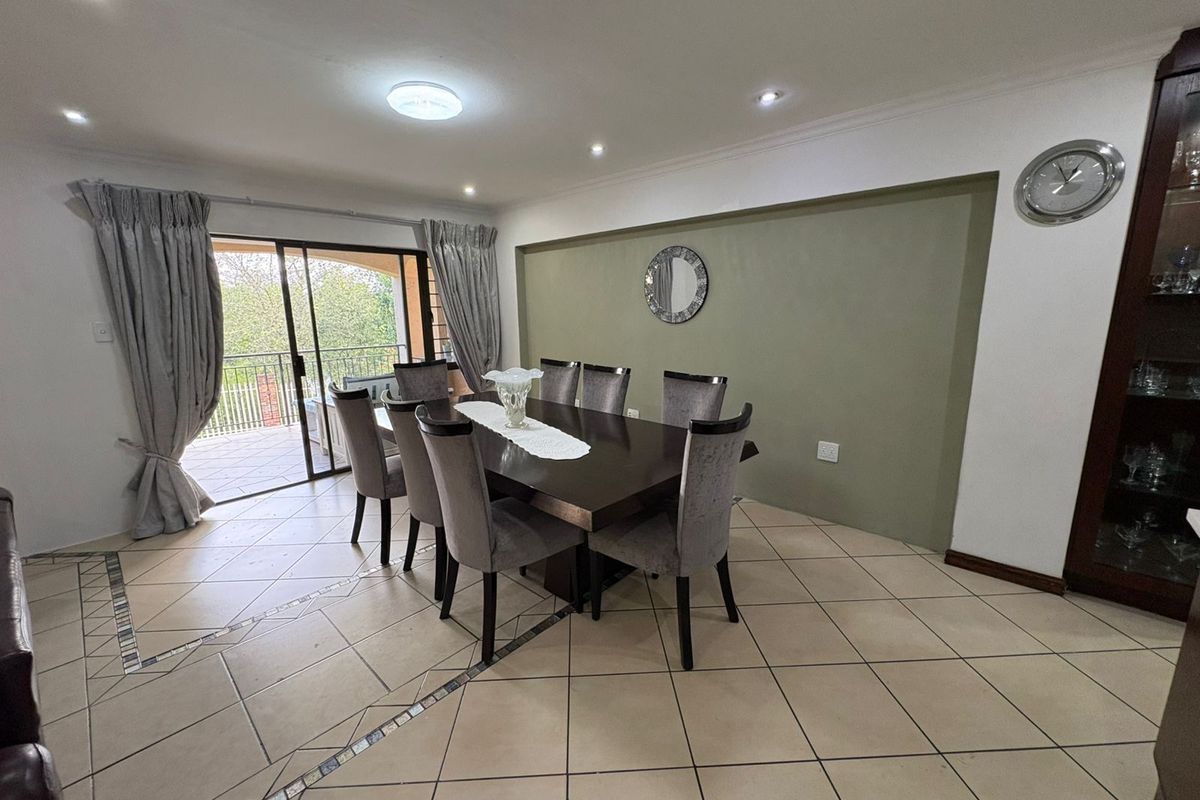 Luxury Living - Photo 4