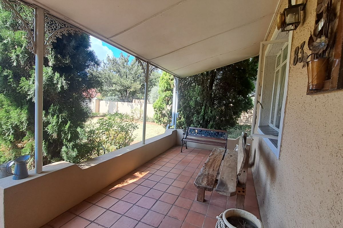 Golden Oldie: A Home Waiting to Be Loved Again - Photo 4