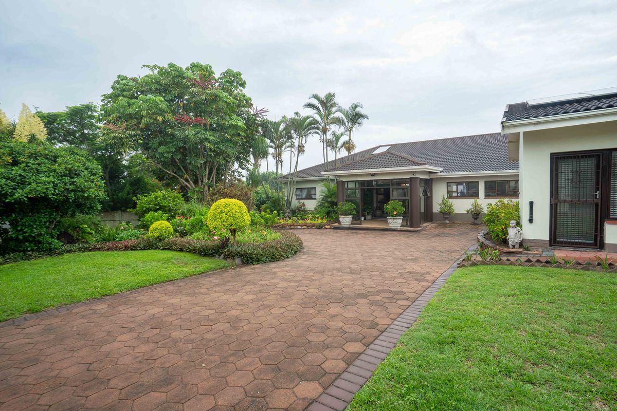 Elite Multi-Wing Coastal Estate - Photo 2