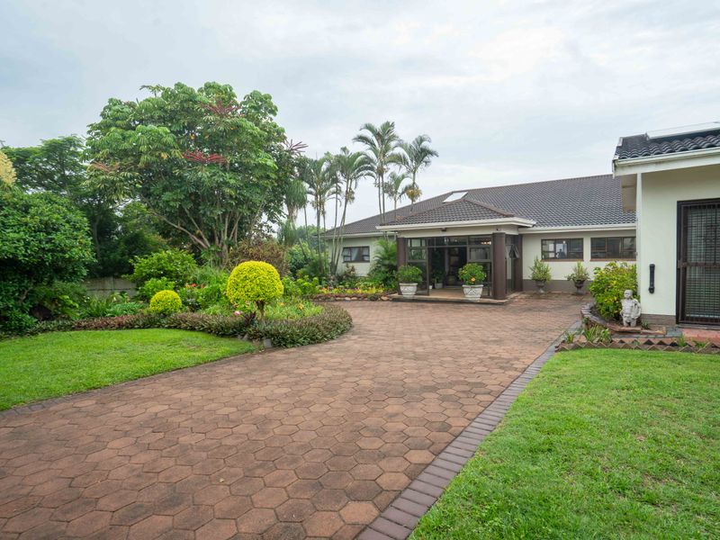 Elite Multi-Wing Coastal Estate - Photo 2