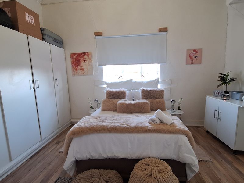 Charming Meets Contemporary in the Heart of Villiers - Photo 10