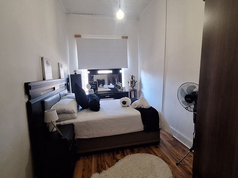 Charming Meets Contemporary in the Heart of Villiers - Photo 9