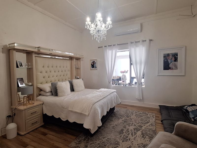 Charming Meets Contemporary in the Heart of Villiers - Photo 6