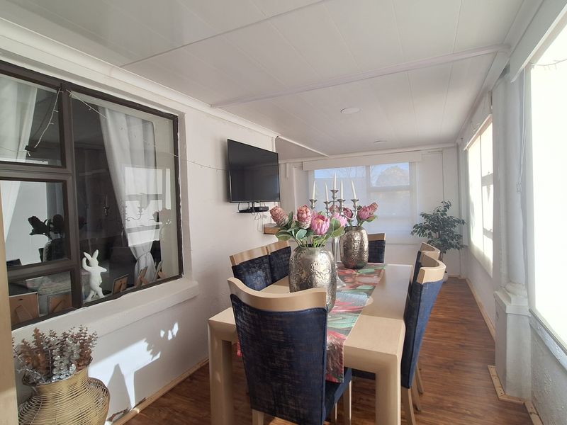 Charming Meets Contemporary in the Heart of Villiers - Photo 4