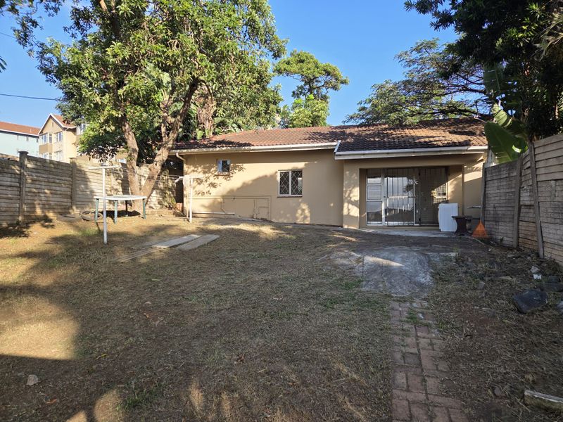 Garden Cottage With Large  Garden And Two Parkings - Photo 2