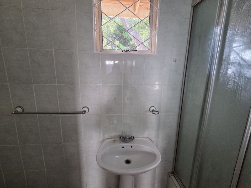 Garden Cottage With Large  Garden And Two Parkings - Photo 10