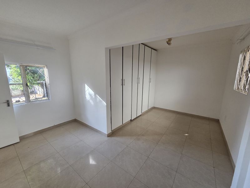 Garden Cottage With Large  Garden And Two Parkings - Photo 7