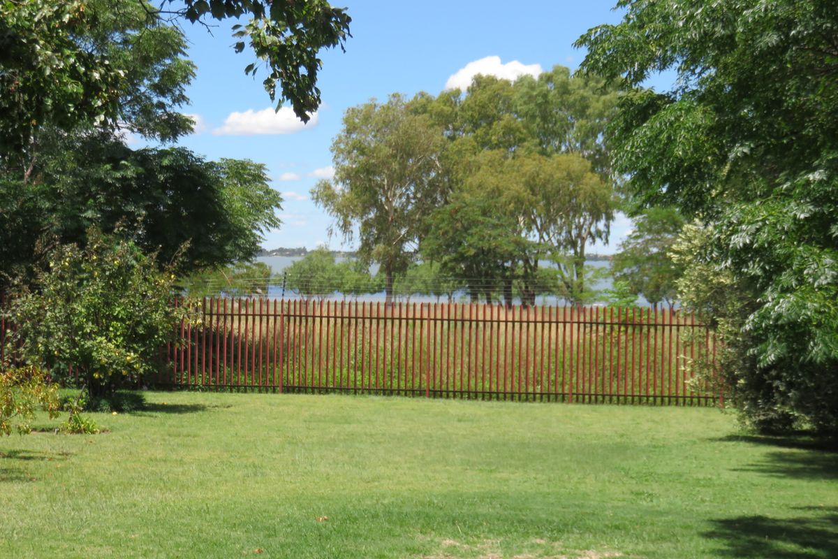 Charming 3-bedroom home in Deneysville, perfect for families; spacious, & move-in ready! - Photo 2