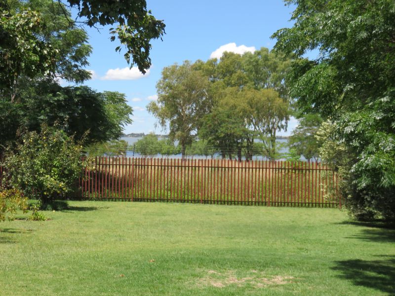 Charming 3-bedroom home in Deneysville, perfect for families; spacious, & move-in ready! - Photo 2