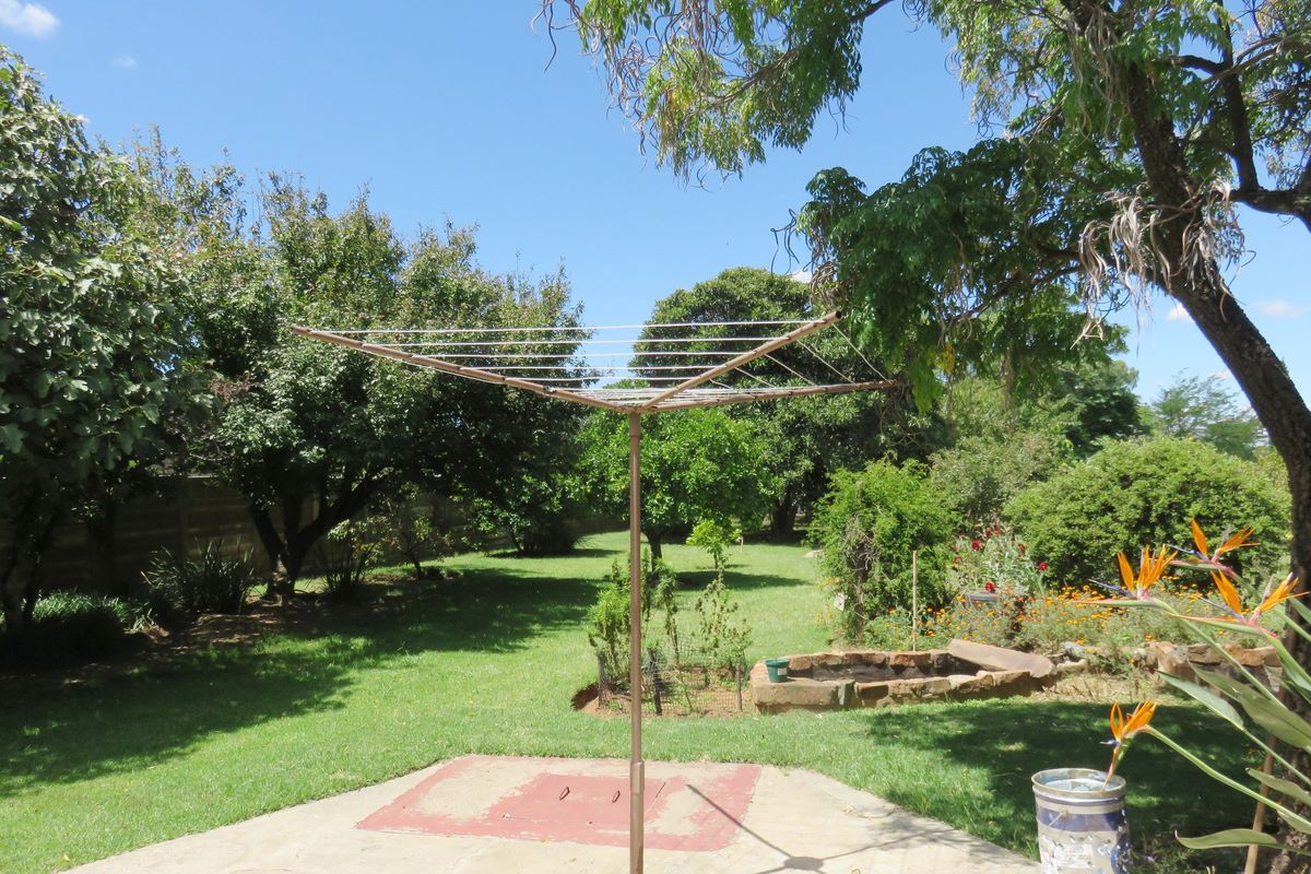 Charming 3-bedroom home in Deneysville, perfect for families; spacious, & move-in ready! - Photo 5