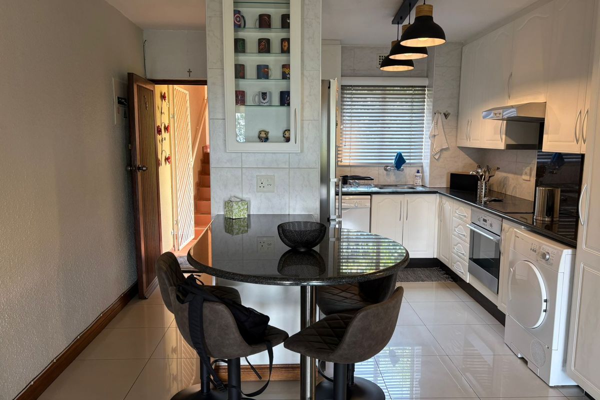Apartment Pending Sale In Germiston - Photo 2
