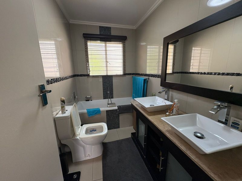 Apartment Pending Sale In Germiston - Photo 8