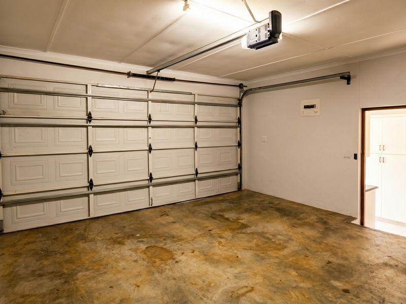 Exclusive mandate within a sought after estate - Photo 10