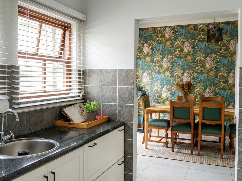 Exclusive mandate within a sought after estate - Photo 6