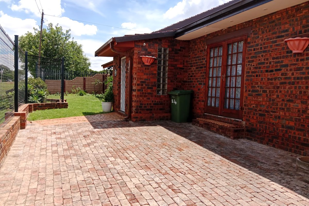 3 Bedroom 2 Bathroom Alberton North Gauteng - Photo 3