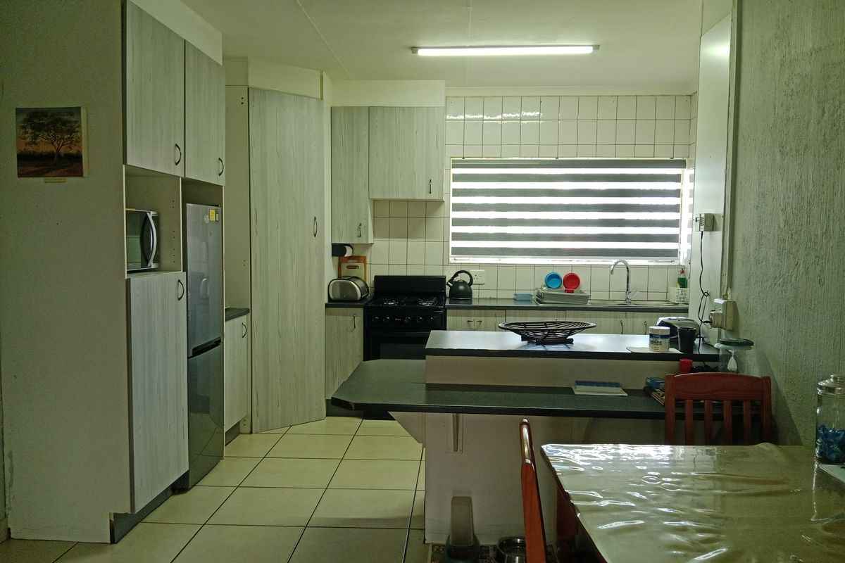 3 Bedroom 2 Bathroom Alberton North Gauteng - Photo 4