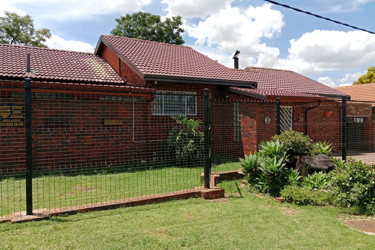 3 Bedroom 2 Bathroom Alberton North Gauteng - Photo 2