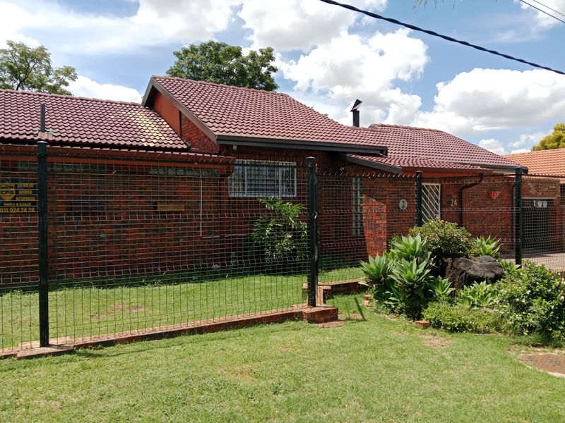3 Bedroom 2 Bathroom Alberton North Gauteng - Photo 2