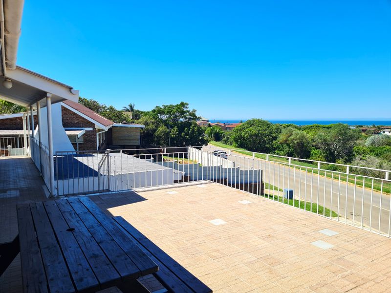 Versatile Home and Flat with Fantastic Rental Income in C Place, Jeffreys Bay - Photo 2