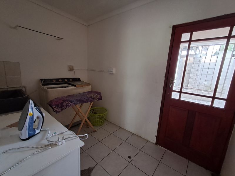 Spacious Family Home with Entertaining Potential and Room to Make It Your Own - Photo 9