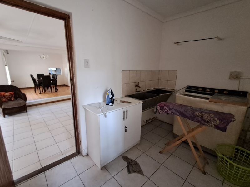 Spacious Family Home with Entertaining Potential and Room to Make It Your Own - Photo 10