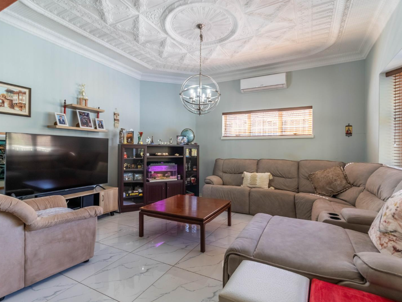 Modern Family Living with Solar & Granny Flat - Photo 3