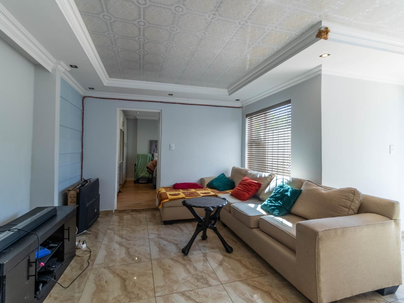 Modern Family Living with Solar & Granny Flat - Photo 5