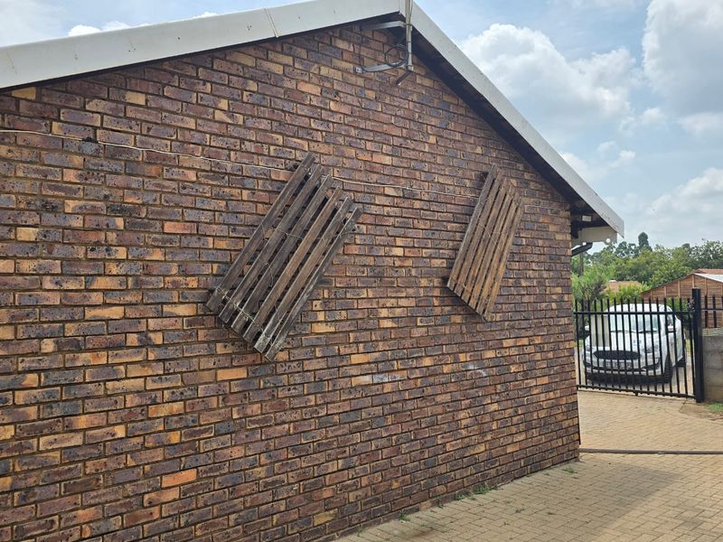 Starter Home With Room For Development! - Photo 3