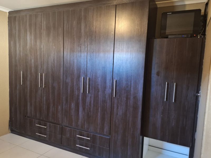 Charming 3-bedroom house to let in Klarinet, Witbank - Photo 4