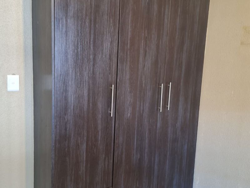 Charming 3-bedroom house to let in Klarinet, Witbank - Photo 6