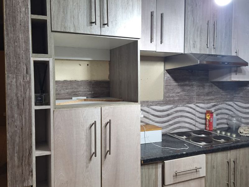 Charming 3-bedroom house to let in Klarinet, Witbank - Photo 2