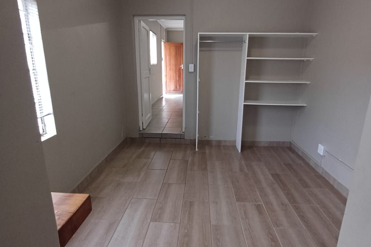 One Bedroom Flat to Let in Bergsig - Photo 4