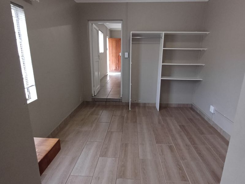 One Bedroom Flat to Let in Bergsig - Photo 4