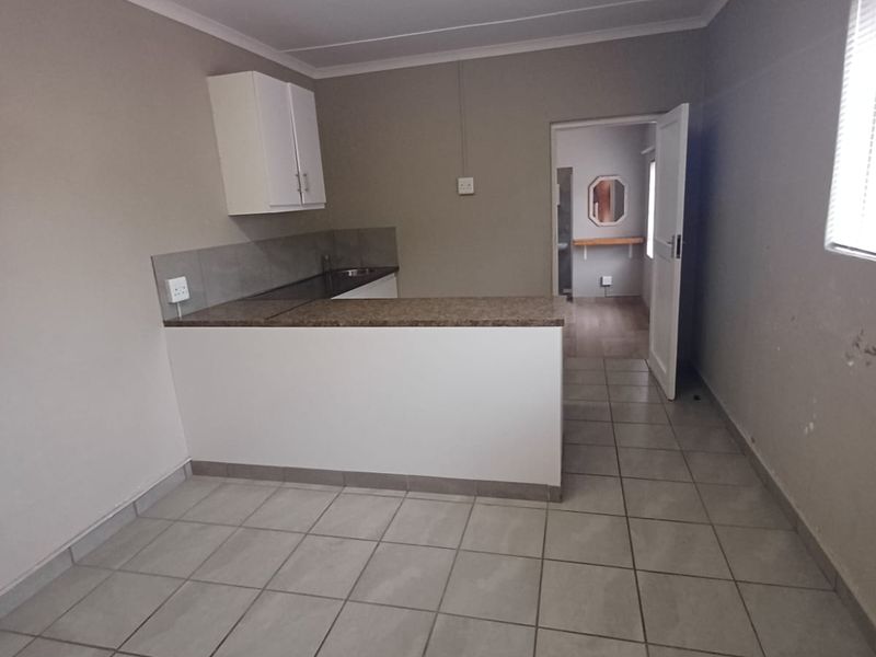 One Bedroom Flat to Let in Bergsig - Photo 10