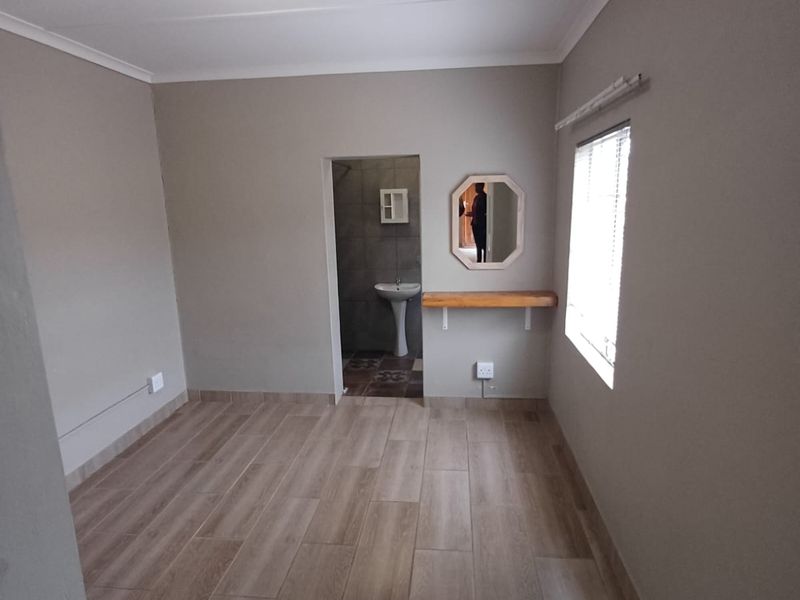 One Bedroom Flat to Let in Bergsig - Photo 9