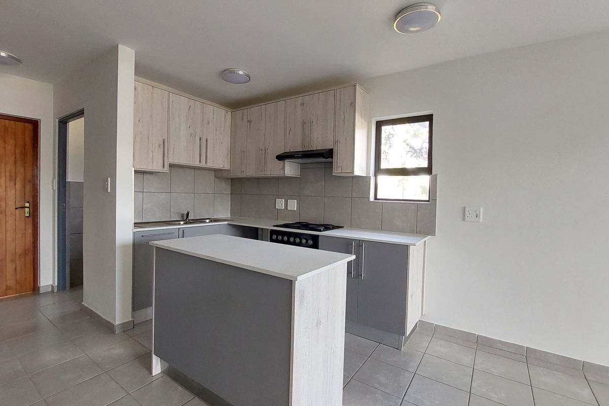 Brand new double storey, 2-bedr, 2-bathr unit, garden + garag for sale directly from the developer - Photo 3