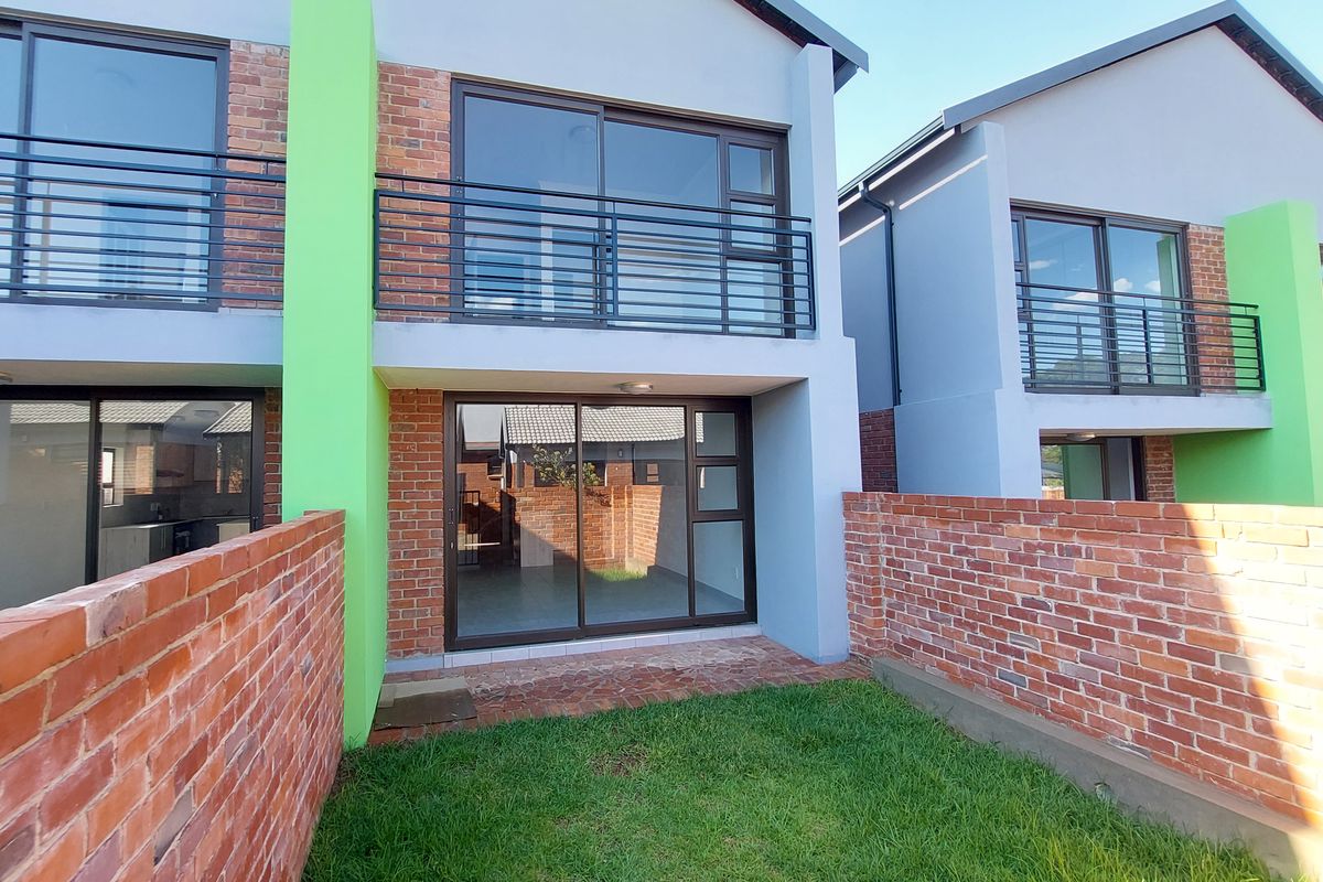 Brand new double storey, 2-bedr, 2-bathr unit, garden + garag for sale directly from the developer - Photo 2