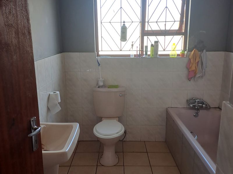 3 bed townhouse to let in Laurie Dashwood Park - Photo 7