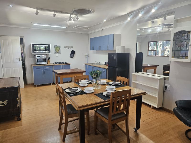 Beacon Bay - Fully Furnished, modern Garden flat with secure parking - Photo 4