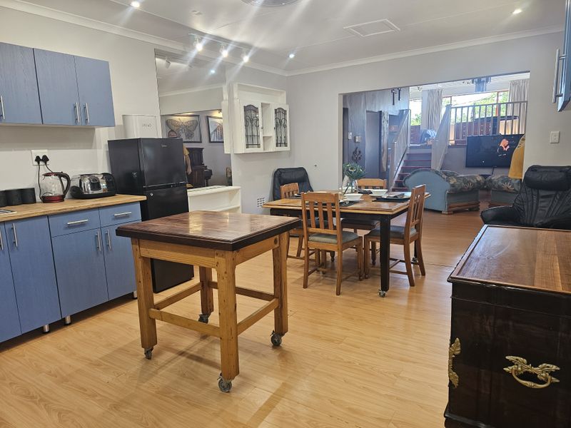 Beacon Bay - Fully Furnished, modern Garden flat with secure parking - Photo 5